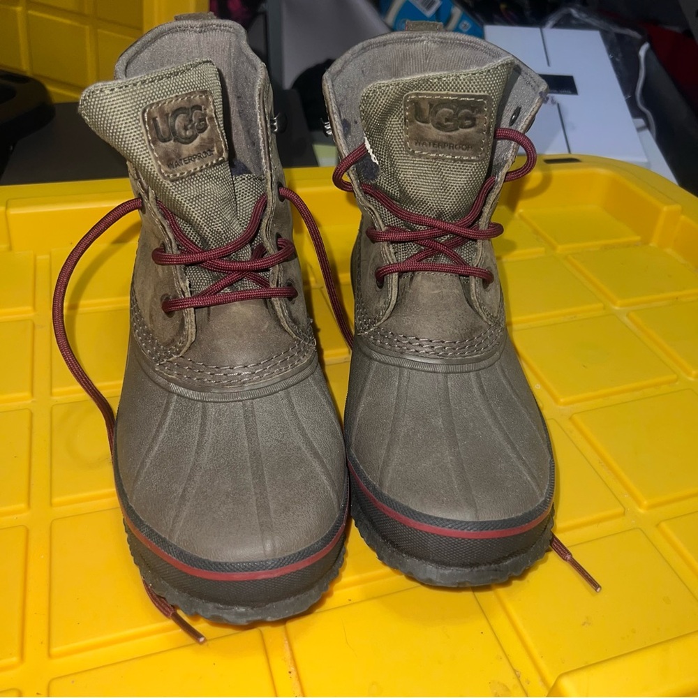 UGG ZETIK WATERPROOF WINTER SNOW RAIN BOOTS MEN LEATHER OLIVE GREEN SIZE 9